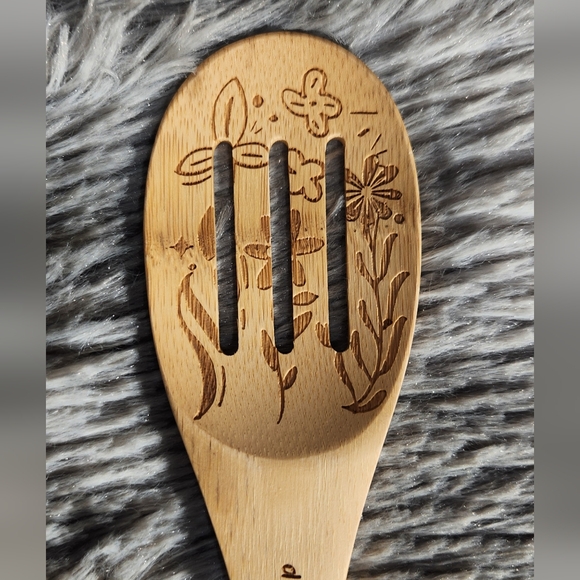 Engraved Wooden Spoon for Mom - Picture 3 of 7